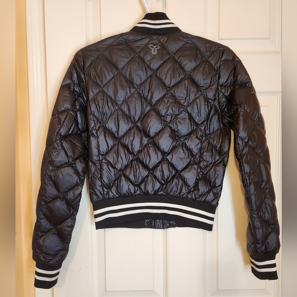 TNA - League Jacket - Picture 6 of 6